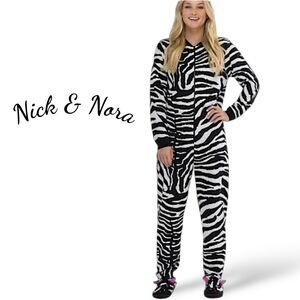 Nick & Nora Zebra Footed Pajamas Onesie Fleece Zip Up Women’s Small